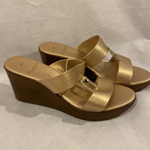 Comtesa Gold Sandals with Rhinestone Accent NWOT Size 9 Made in Italy - Picture 3 of 11